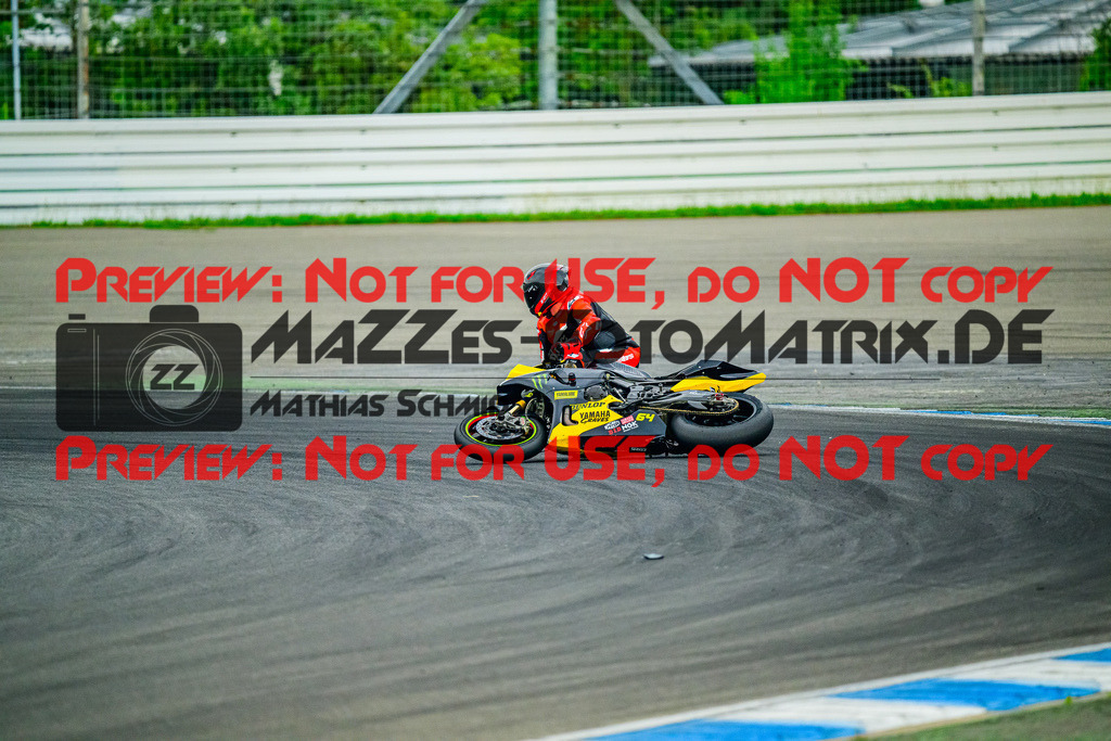 MaZZes_FotoMatrix_240614_6007705_6188 | GELB