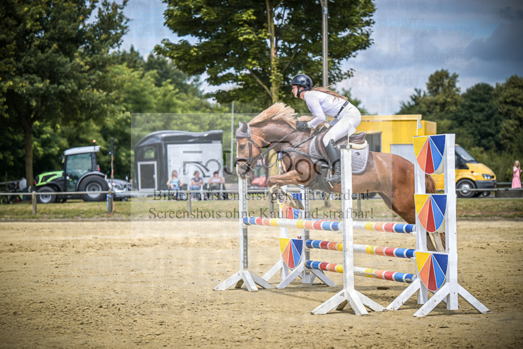 DOS_7663 | Entdecke hochwertige Reitturnierfotos von Foto Oger. Professionell, emotional und authentisch – jetzt Lieblingsmomente im Shop bestellen.Deutschlandweite Turnierfotografie. - Realisiert mit Pictrs.com