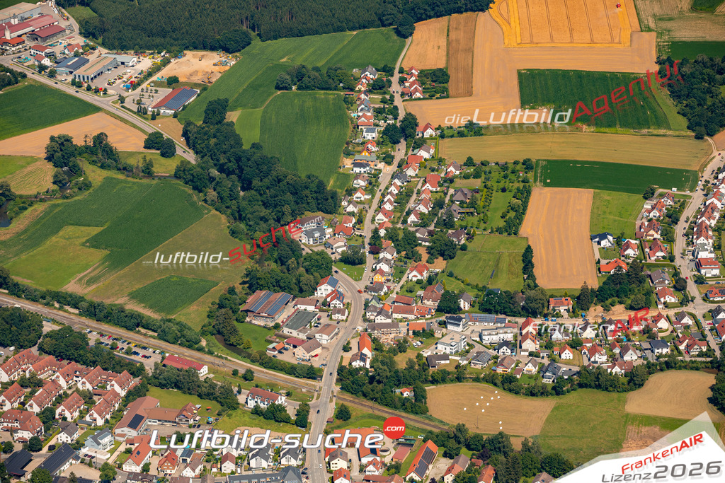 Das Luftbild zeigt : Lindl Dasing - Die Luftaufnahme wurde 2024 vom UL-Flugzeug aus erstellt ( keine Drohne ) - Hochauflösende Luftaufnahme - Für grossformatige Ausdrucke geeignet. Die Geschenkidee !Mit Lizenz und Bildrechte bestellbar