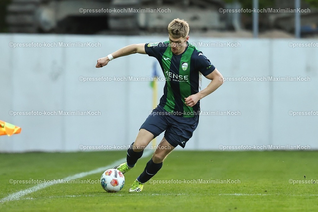 xKWIx24042601050 | 2026.04.24, xkwix, Fußball, Regionalliga West, FC Gütersloh -  Sportfreunde Lotte, Heidewaldstadion, 31.Spieltag, Saison 2025 / 2026: Luis Frieling (FC Gütersloh #21) DFB regulations prohibit any use of photographs as image sequences and or quasi-video. Photo: xKamilxWilkowskixPressefotoKochx