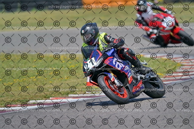 26BT02-1983 | markuskiefer.com - Realisiert mit Pictrs.com