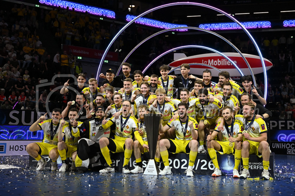 Zug United - HC Rychenberg - 25. April 2026 | Der HCR ist zum ersten Mal Schweizer Meister am L-UPL Superfinal-Spiel zwischen Zug United und HC Rychenberg am 25. April 2026 in der BCF Arena, Fribourg, Schweiz.Bild: Sportfotografie Markus Aeschimann | www.markus-aeschimann.ch - Realisiert mit Pictrs.com