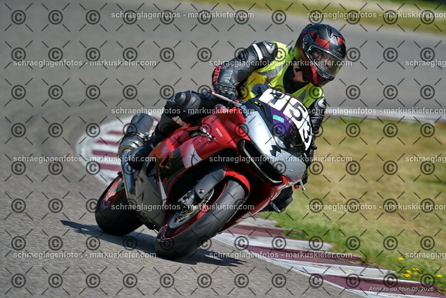 26BT02-1610 | markuskiefer.com - Realisiert mit Pictrs.com