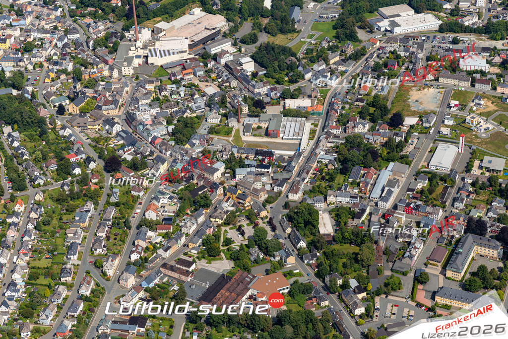 Das Luftbild der Stadt Helmbrechts wurde 2021 vom Flugzeug heraus erstellt (keine Drohne) Aufnahmehöhe ca.450 Meter- hohe Bildauflösung und Druck-Qualität garantiert!