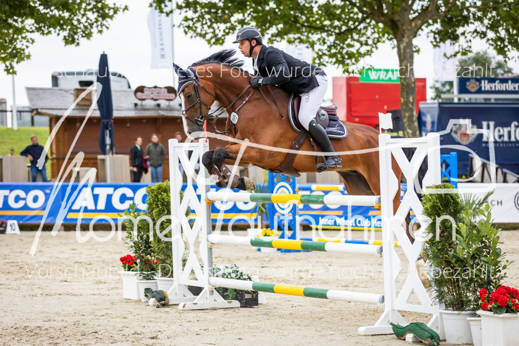 BHO-2PhSpr-M-262 | MomenTaufnahmen Pferdesportfotos