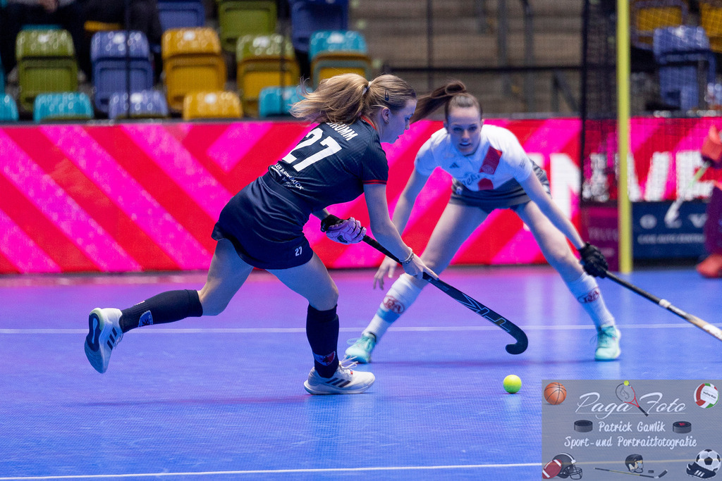 Volvo E.R.B. Final 4 Halbfinale Frauen: Der Club an der Alster - Berlienr HC, 25.01.2025 | Philine Drumm (Berliner HC #27) &amp; Katharina Kirschbaum (Der Club an der Alster #8), Der Club an der Alster - Berliner HC, Frankfurt, Süwag Arena, 25.1.2025 - Realisiert mit Pictrs.com