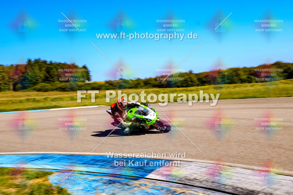 017-2687 | Hier findet Ihr Bilder von Touristenfahrten auf der Nürburgring Nordschleife oder von anderen Veranstaltungen die ich besucht habe. Viel Spass beim Durch Schauen 