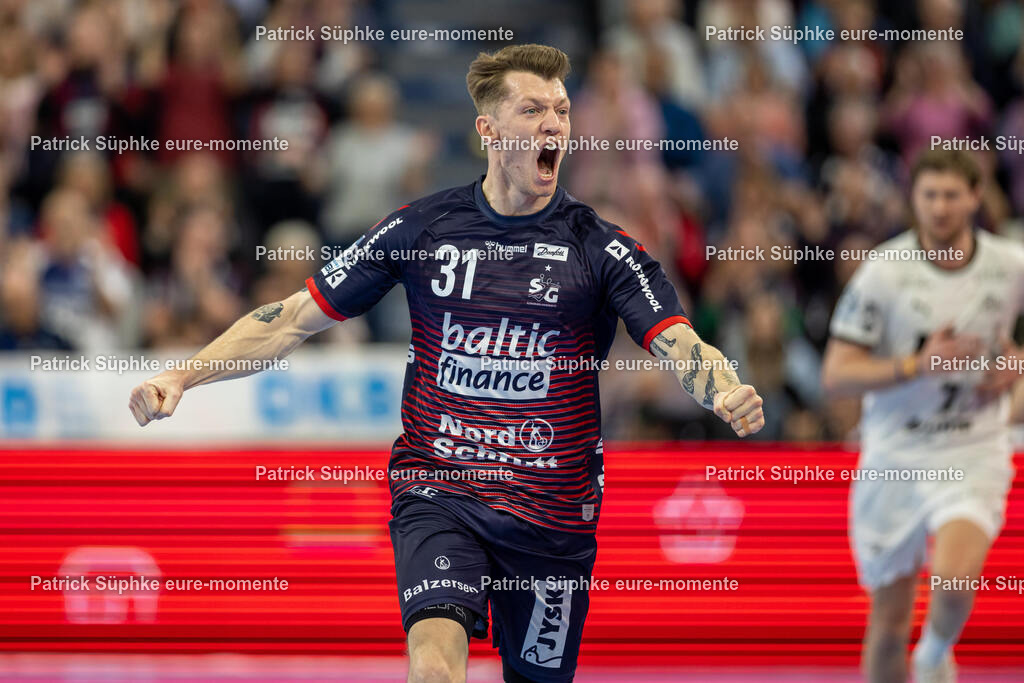 Handball I Herren I Daikin HBL I Saison 2024-2025 I 23. Spieltag I SG Flensburg-Handewitt - THW Kiel | Handball: Bundesliga, SG Flensburg-Handewitt - THW Kiel, 23. Spieltag, GP JOULE ArenaEmil Manfeldt Jakobsen (31, SG Flensburg Handewitt) jubelt 