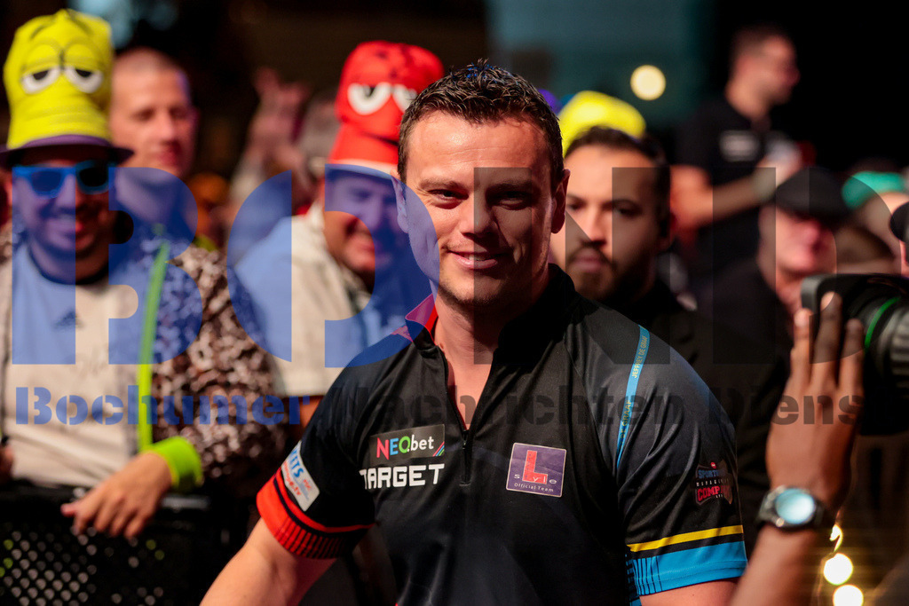 PDC European Darts Open 2024 | {headline}(Foto: Sebastian Sendlak / BOND) - Realisiert mit Pictrs.com