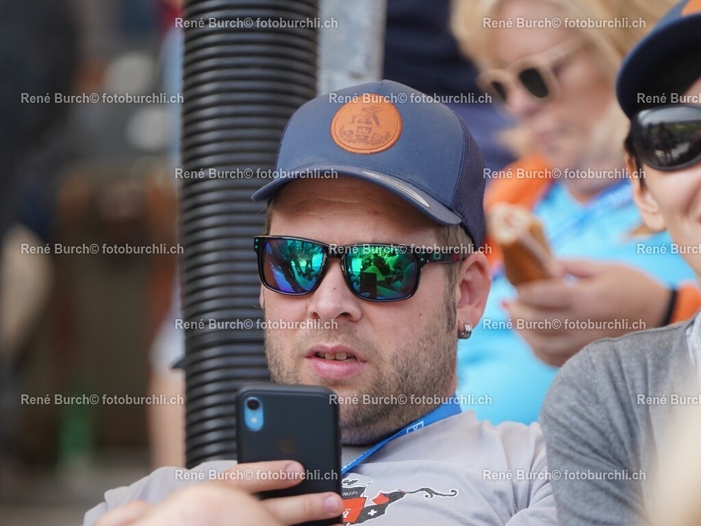 71 | René Burch leidenschaftlicher Fotograf aus Kerns in Obwalden.  Hier finden sie Sport, Landschaft und Natur Fotografie.
 - Realisiert mit Pictrs.com