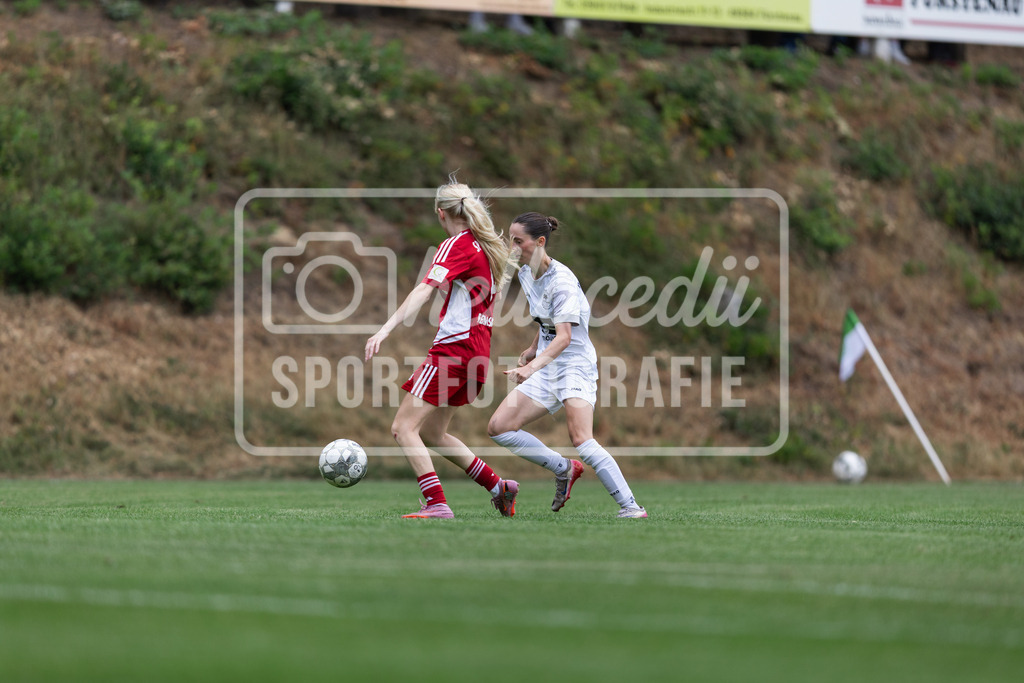Fußball I Frauen I Testspiel I SpVg Aurich - DJK Arminia Ibbenbüren I 15416 | realhellocedii - Realisiert mit Pictrs.com