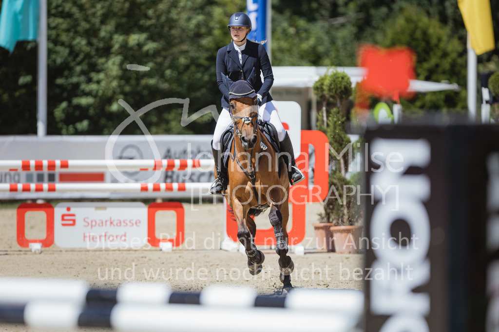 220728_BHO_BronzeTour_L-Stil_1-360 | Deine schönsten Turniermomente als professionelle Fotos! Entdecke hochwertige Pferdesport-Fotografie im Online-Shop. Jetzt Fotos finden & bestellen!