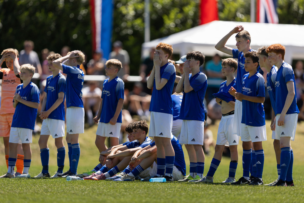 Fußball I Männer I 40. Pfingscup Hollage I 13299 | realhellocedii - Realisiert mit Pictrs.com