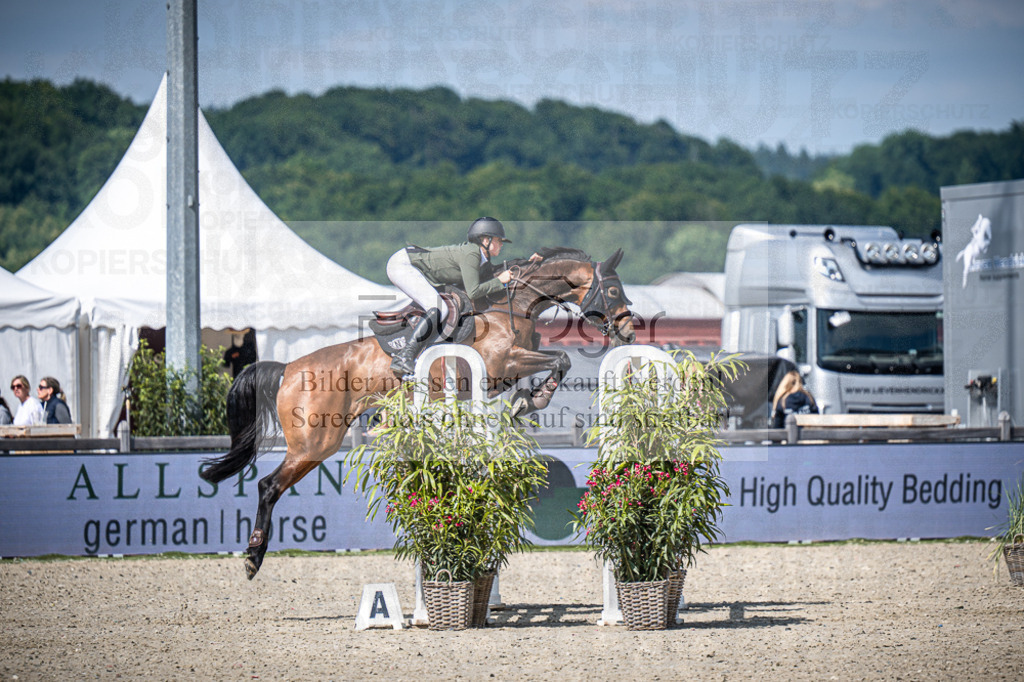 DOS_2669 | Entdecke hochwertige Reitturnierfotos von Foto Oger. Professionell, emotional und authentisch – jetzt Lieblingsmomente im Shop bestellen.Deutschlandweite Turnierfotografie. - Realisiert mit Pictrs.com