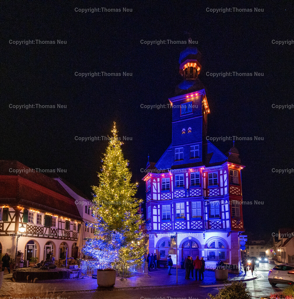 DSC_7435 | ble, 30.11.2024, Lorsch, Weihnachtsmarkt und Blaues Weihnachtswunder in der Stadt, Rathaus, , Bild: Thomas Neu