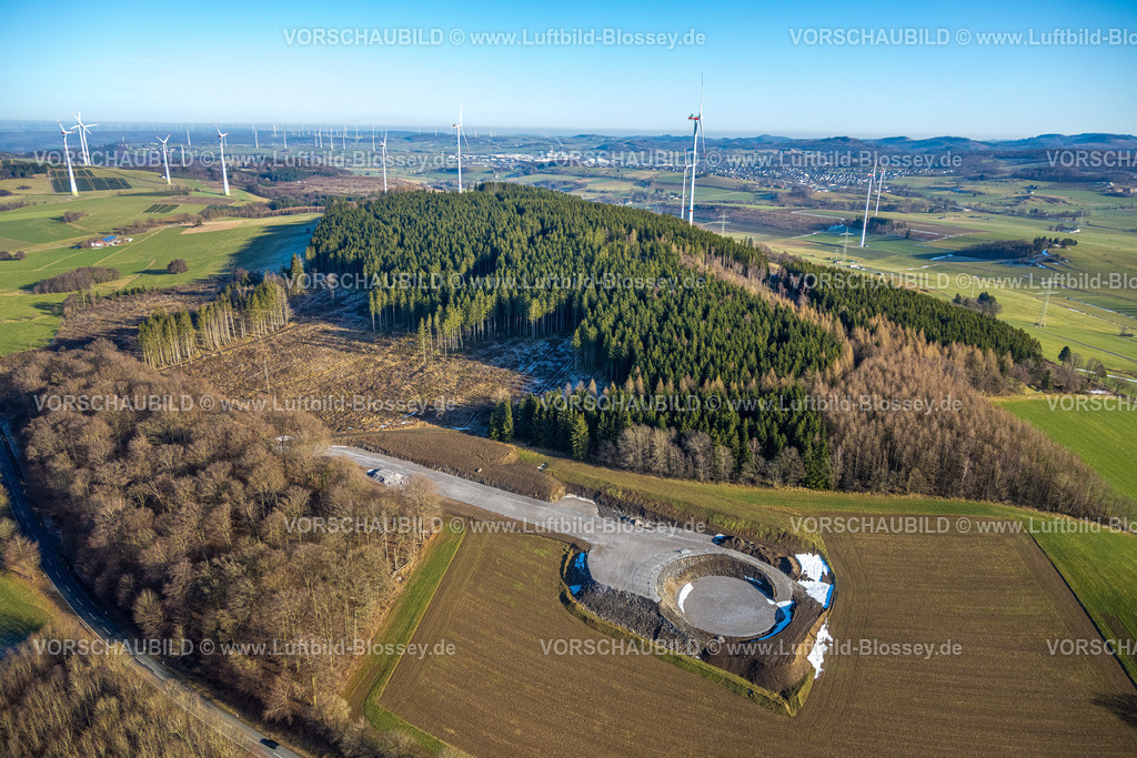 Brilon260104516 | Luftbild, Baustelle mit Windrad Neubau, Waldgebiet mit Waldschäden, Windräder, Altenbüren, Brilon, Sauerland, Nordrhein-Westfalen, Deutschland