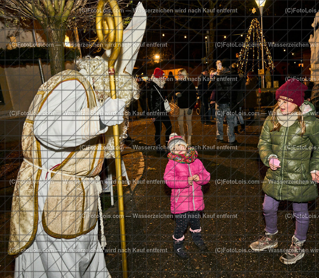ALP7675_Wieselburger Advent_Nikolaus | (C)FotoLois.com, Alois Spandl, Wieselburger Advent im Schlosspark, Besuch durch den Hl. Nikolaus und seinen Krampussen, Sa 3. Dezember 2022.