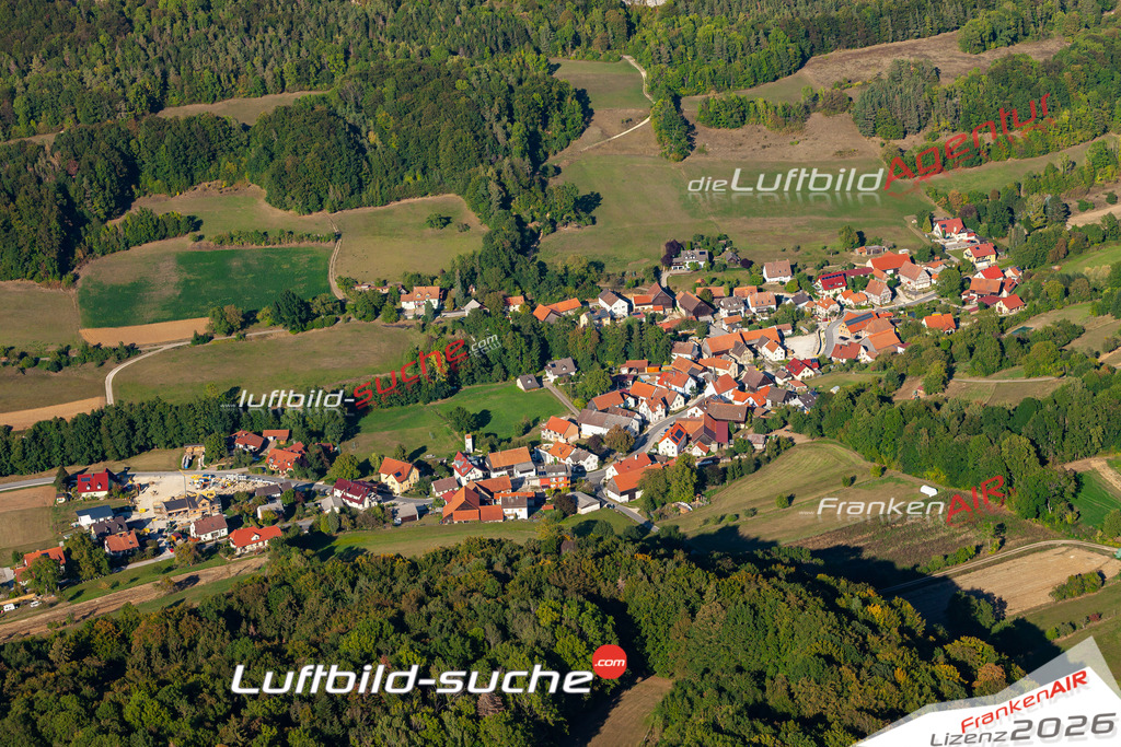 Die Luftbildaufnahme Burglesau -  wurde 2019 mittels Flugzeug (keine Drohne) erstellt. Perfekte Schärfe und Druck- Ergebnisse- Garantiert!