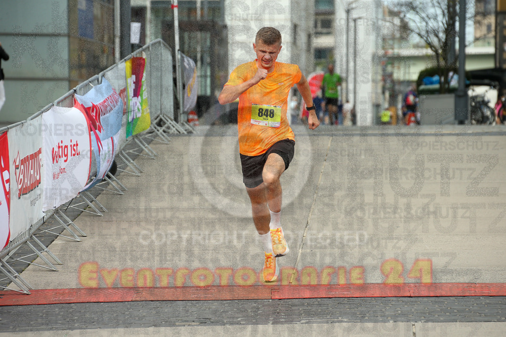 250920_1320_EX1_4059 | Sportfotografie im Rhein-Sieg Kreis, Köln, Bonn, NRW, Rheinland Pfalz, Hessen, etc. Unser Tätigkeitsfeld umfasst den Laufsport vom Volkslauf über den Marathon, Duathlon, Triathon bis zum Ultralauf wie Kölnpfad Ultra oder Schindertrail.