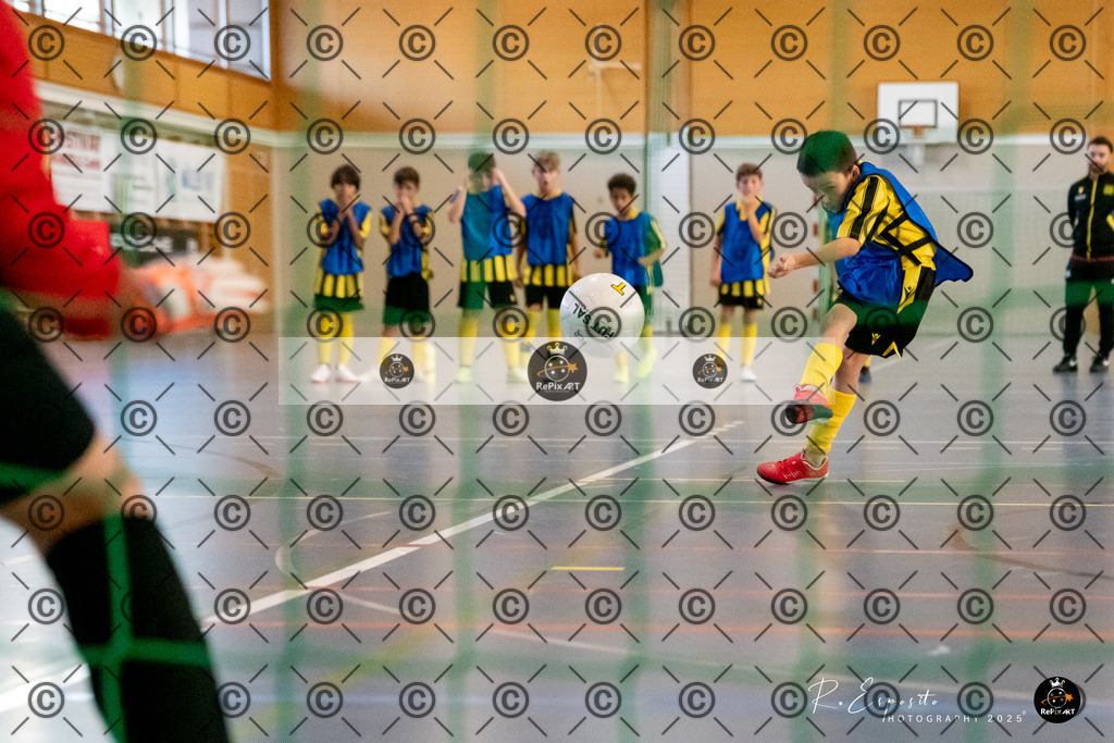 20251122_FCR-Hallenturnier-E_007-33 | Sport und Naturfotografie von Roberto Esposito zeigt echte Momente Bewegung und die Schönheit der Natur. Ausdrucksstarke Bilder schaffen Emotionen.