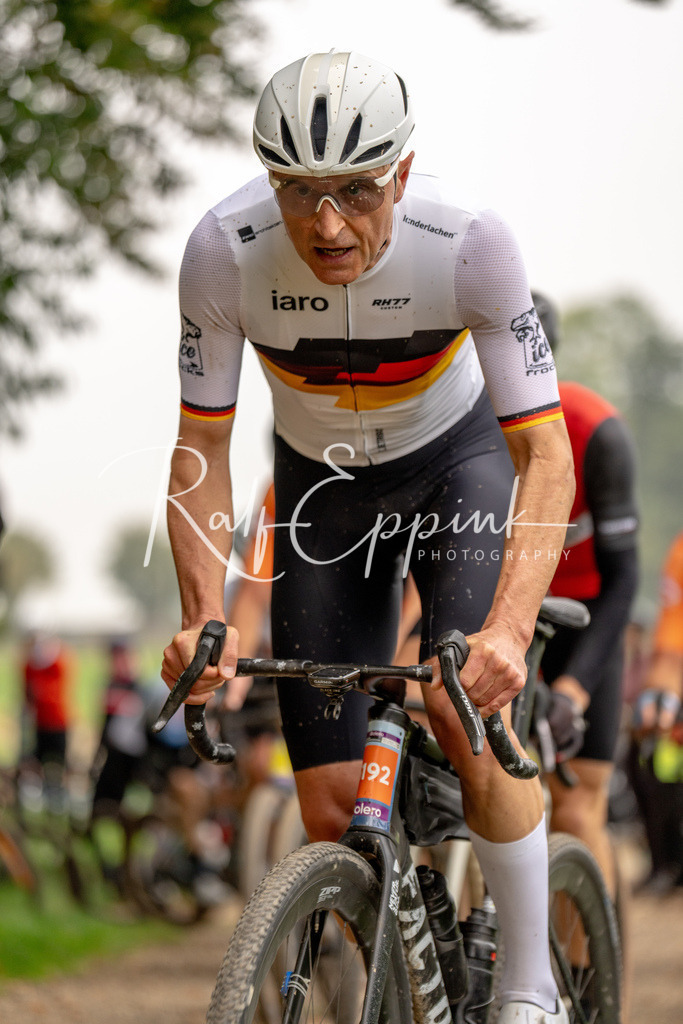 Ralf Eppink Photography 20251011_DSC00636 | Sportfotografie, Eventfotografie, Porträtfotografie, Radsport Fotograf, Triathlon Fotograf, Düsseldorf Fotograf, Köln Fotograf, Actionfotografie, Teamfotografie, Peoplefotografie, Business Portraits, Veranstaltungsfotografie, Reportagefotografie - Realisiert mit Pictrs.com