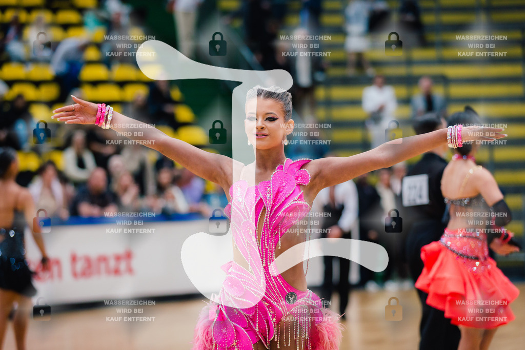 Hessen Tanzt WDSF Open Junior II Latin 3rd (219) Tim Gordon _ Luisa Huber (Schwarz-Weiß-Club Pforzheim)-2025-05-18-5565 | Webshop for digital downloads and prints of dance sport, event & show photographer Julian Link - Realisiert mit Pictrs.com