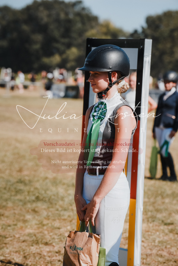 DSC_6374 | Pferde- und Turnierfotografie in Westsachsen. Pferdeportraits, Auftragszeichnungen und intuitive Kunst.