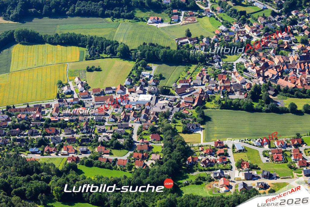 Die Luftaufnahme der Stadt Weismain wurde vom UL-Flugzeug heraus erstellt ( keine Drohne )- hohe Auflösung für beste Qualität