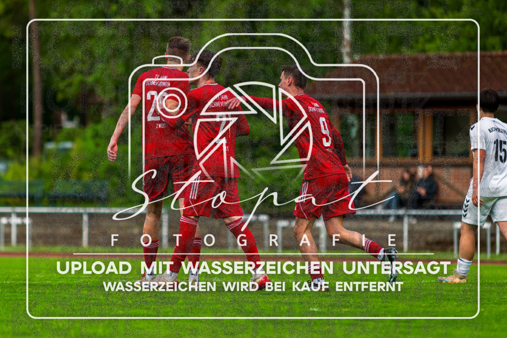 Bezirksliga Herren LG - TV Jahn Schneverdingen II vs. Buchholzer FC | Ole Mats Däumler (TV Jahn Schneverdingen II #21), Nick Ruschmeyer (TV Jahn Schneverdingen II #20), Marvin Michel Heering (TV Jahn Schneverdingen II #9); Bezirksliga Herren LG - TV Jahn Schneverdingen II vs. Buchholzer FC am 15.05.26 in Osterwald-Stadion, Schneverdingen - Realisiert mit Pictrs.com