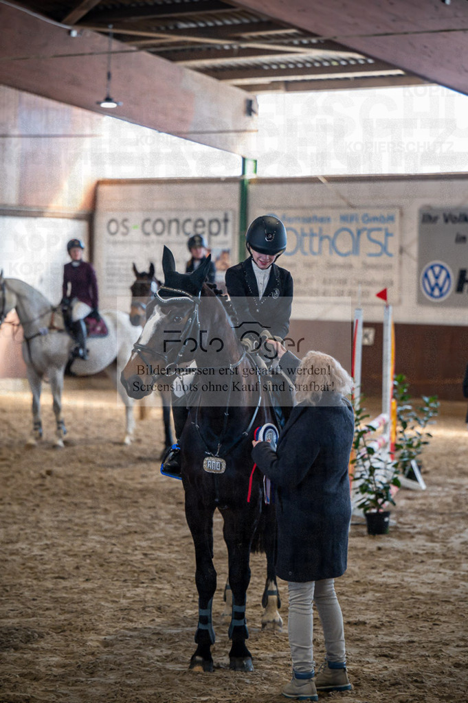 Hallenreittunier Voxtrup 2023 | Entdecke hochwertige Reitturnierfotos von Foto Oger. Professionell, emotional und authentisch – jetzt Lieblingsmomente im Shop bestellen.Deutschlandweite Turnierfotografie. - Realisiert mit Pictrs.com