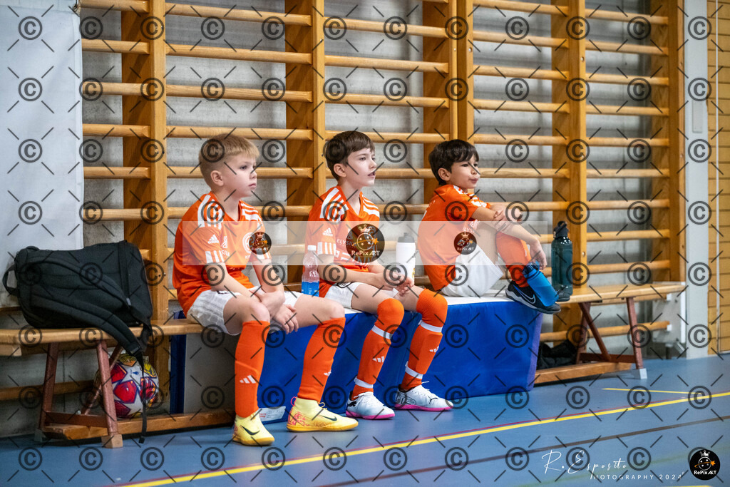 20241201_FCR-Hallenturnier-Ea_RAW-5_021 | Sport und Naturfotografie von Roberto Esposito zeigt echte Momente Bewegung und die Schönheit der Natur. Ausdrucksstarke Bilder schaffen Emotionen.