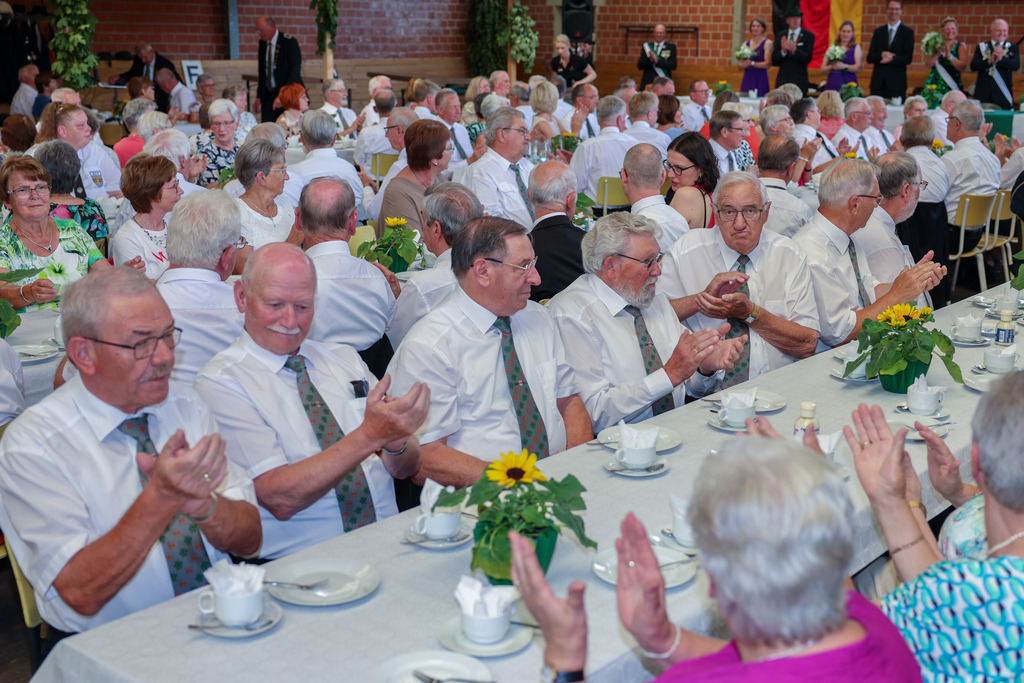 top-top.de-250704-039 | Foto, Video, Fotografie, Videografie, Fotobox, DJ, Discjockey, Musik, Musikbox, Veranstaltung, Photobooth, Amazon, Ebay, Buchtipp, Bestseller, Autor, Verlag, Buch, Wesel, Hamminkeln, NRW, Dinslaken, Rees, Drohne, Hochzeit, Party, Fotobox, Wesel, Fotograf