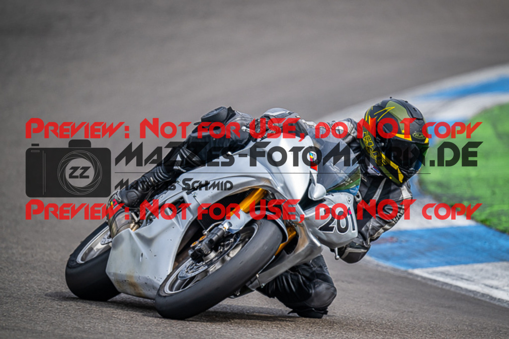 MaZZes_FotoMatrix_230410_3894 | ROT