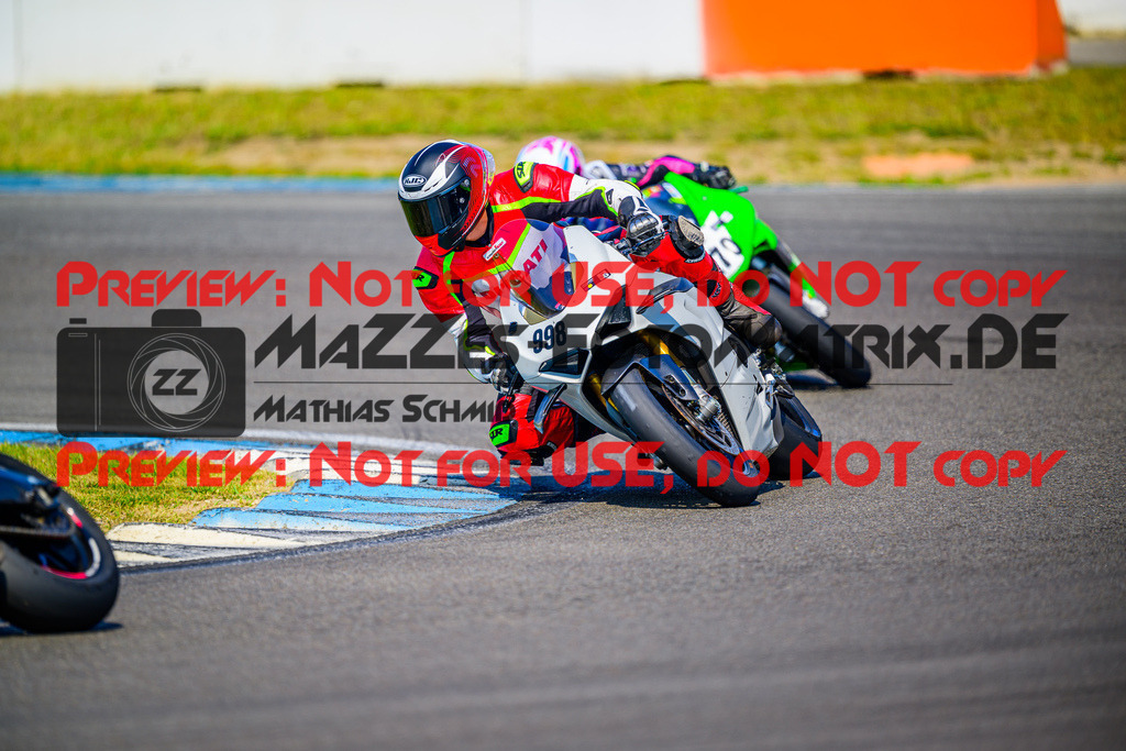 MaZZes_Fotomatrix_20250816_6007705_8496 | WEISS