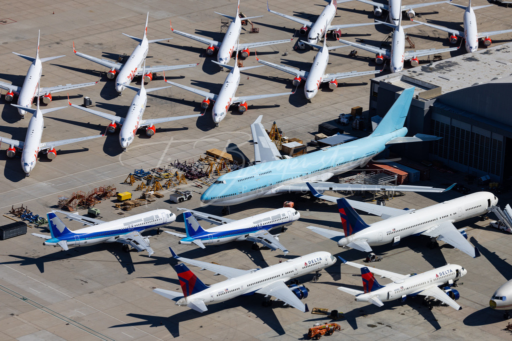 175 | Buy high-quality aviation and travel photography prints by professional photographer Timo Breidenstein. Authentic images, professionally printed, worldwide shipping. - Realisiert mit Pictrs.com