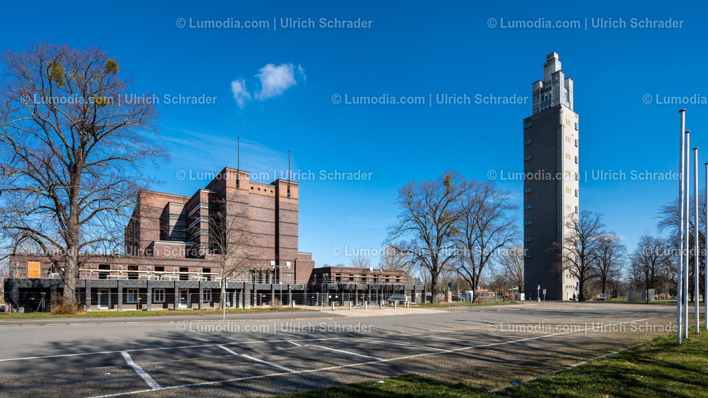 10049-12422 - Magdeburg - Rotehornpark | Stockfoto und Bilderpool mit Bildmaterial aus Deutschland, dem Harz, Halberstadt, Quedlinburg, Wernigerode und weltweit. Qualitativ hochwertige und professionelle Fotos anschauen und kaufen. - Realisiert mit Pictrs.com