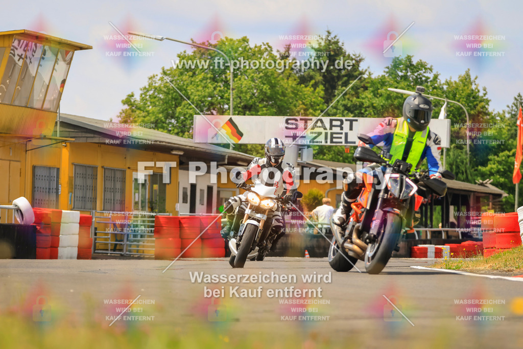 _DSK2411 | Hier findet Ihr Bilder von Touristenfahrten auf der Nürburgring Nordschleife oder von anderen Veranstaltungen die ich besucht habe. Viel Spass beim Durch Schauen 