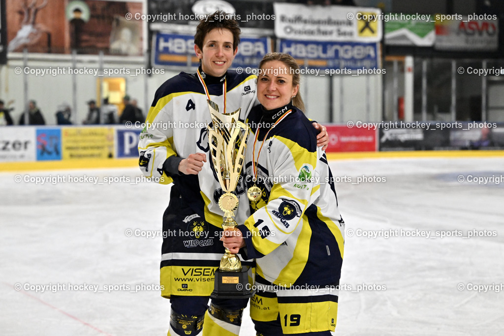 WILDCATS PATERNION & Lady Hawks Siegerehrung-Meisterfeier | #4 Oberzaucher Christina WILDCATS PATERNION, #19 Knes Julia WILDCATS PATERNION, WILDCATS PATERNION &amp; Lady Hawks Siegerehrung-Meisterfeier, WILDCATS PATERNION &amp; Lady Hawks Siegerehrung-Meisterfeier am 12.03.2025 in Steindorf (Ossiachersee Halle), Austria, (Photo by Bernd Stefan)