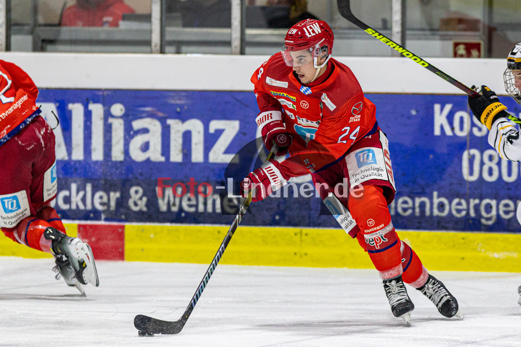 EC Peiting vs EV Füssen | Eishockey Oberliga Süd 2023/2024, EC Peiting vs EV Füssen, 20240112,
Thomas HEGER (ECP 24) in Aktion,
2024-01-12 in Peiting (Eisstadion)
24 Thomas HEGER (ECP 24)
Copyright: WolfgangxLindner foto-lindner.de
