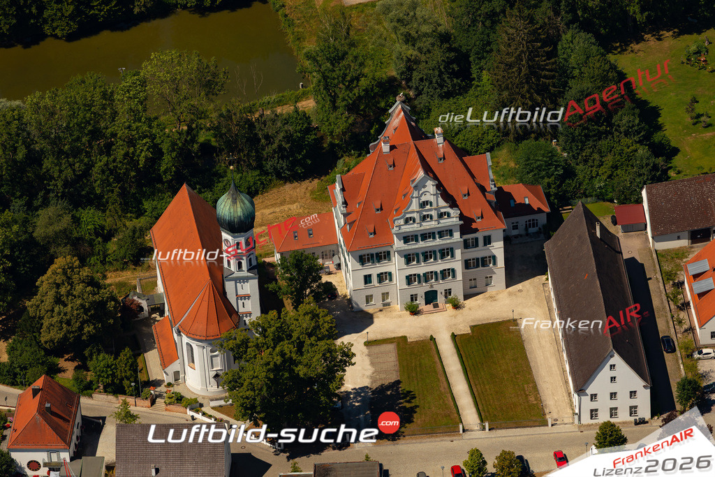Die Luftaufnahme Niederraunau - Krumbach wurde 2022 vom Flugzeug aus (keine Drohne) erstellt. Hohe Auflösung -für große Poster und Wandbilder geeignet - Garantiert!