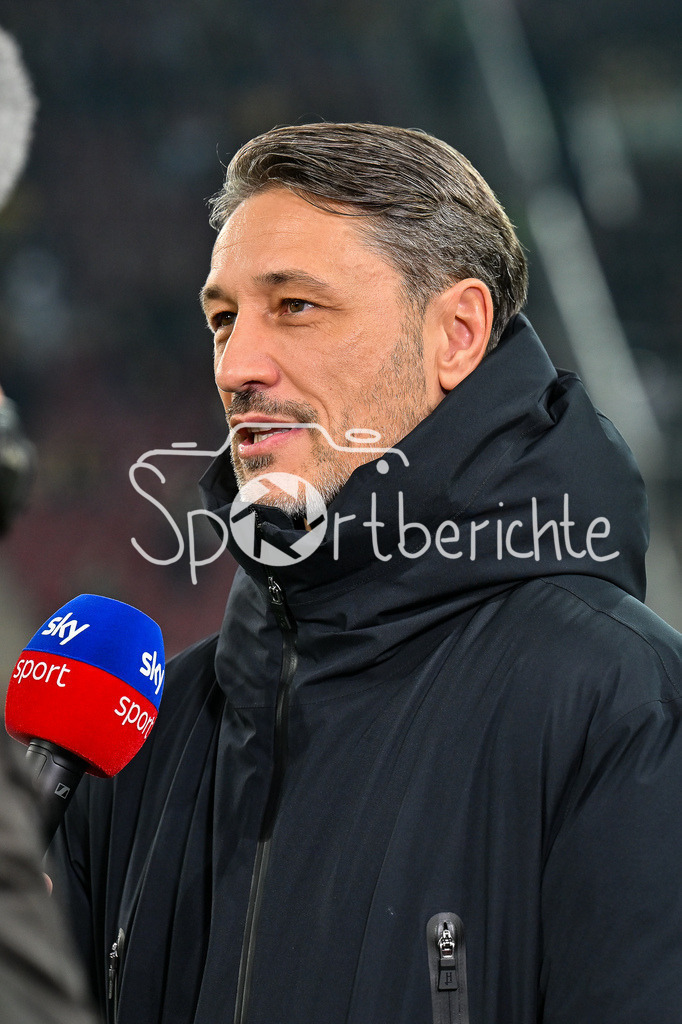 FC Augsburg - Borussia Dortmund | AUGSBURG, GERMANY - OCTOBER 31: Niko KOVAC headcoach Borussia Dortmund, interview, sky, happy, before the bundesliga match between FC Augsburg vs. Borussia Dortmund on matchday 9 at WWK Arena on October 31, 2025 in Augsburg, Germany / DFL REGULATIONS PROHIBIT ANY USE OF PHOTOGRAPHS AS IMAGE SEQUENCES AND/OR QUASI-VIDEO