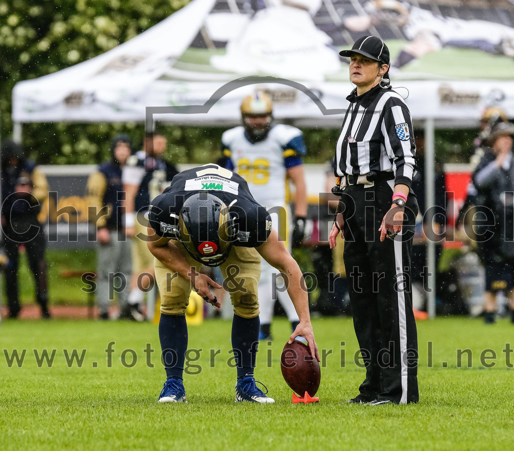 2022-05-29_029_Erding_Bulls_gegen_Nuernberg_Rams | Erding, Deutschland, 29.05.2022:
Fußball, Regionalliga 2022, 5. Spieltag, Erding Bulls gegen Nürnberg Rams, Endergebnis: 10:16

Foto: Christian Riedel / fotografie-riedel.net