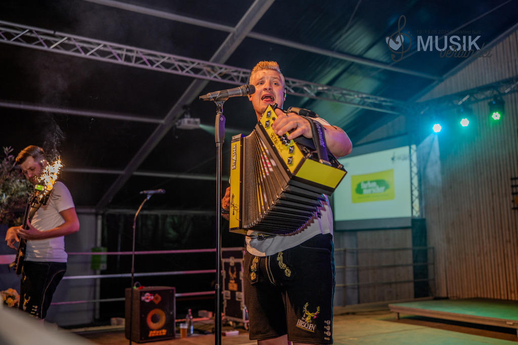 DSC_3785 | "Fussifoto.com – Ihr Ansprechpartner für hochwertige Fotografie! Entdecken Sie kreative Bilder und professionelle Dienstleistungen. Kontaktieren Sie uns für Ihre Projekte!"