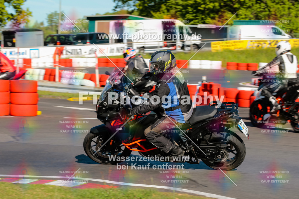 Moto-TeamOBK-21136 | Hier findet Ihr Bilder von Touristenfahrten auf der Nürburgring Nordschleife oder von anderen Veranstaltungen die ich besucht habe. Viel Spass beim Durch Schauen 