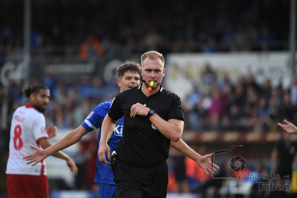 SV Meppen-VfB Lübeck | Herren Regionalliga Nord; SV Meppen (blau)-VfB Lübeck (weiß) am 01.08.2025 in Meppen (Hänsch-Arena), Photo: Philip Eiben 2025 - Realisiert mit Pictrs.com