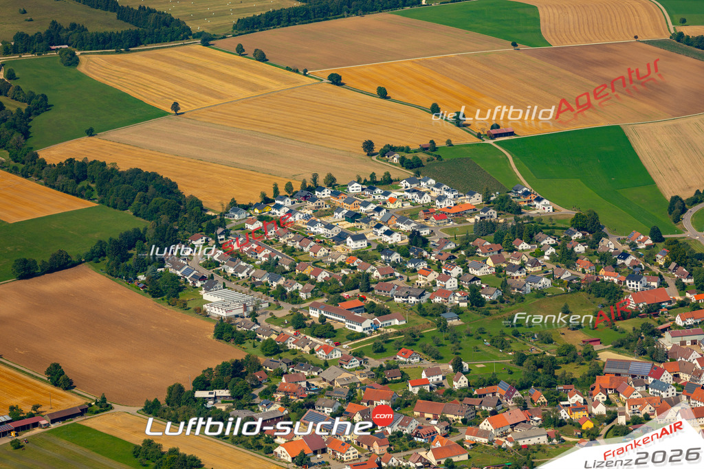Das Luftbild zeigt : Ennabeuren Heroldstatt - Die Luftaufnahme wurde 2024 vom UL-Flugzeug aus erstellt ( keine Drohne ) - Hochauflösende Luftaufnahme - Für grossformatige Ausdrucke geeignet. Die Geschenkidee !Mit Lizenz und Bildrechte bestellbar