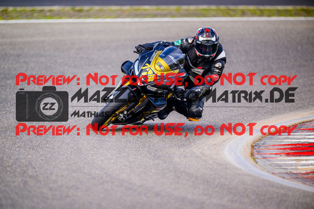 MaZZes_FotoMatrix_240910_6007705_7157 | WEISS