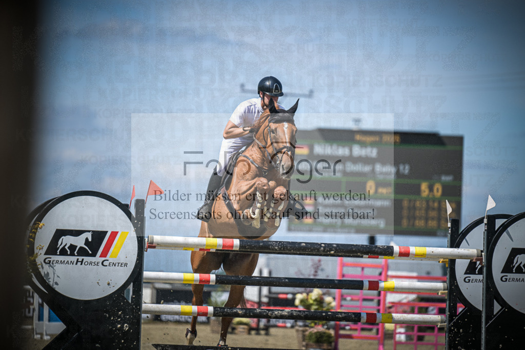 DOS_4033 | Entdecke hochwertige Reitturnierfotos von Foto Oger. Professionell, emotional und authentisch – jetzt Lieblingsmomente im Shop bestellen.Deutschlandweite Turnierfotografie. - Realisiert mit Pictrs.com