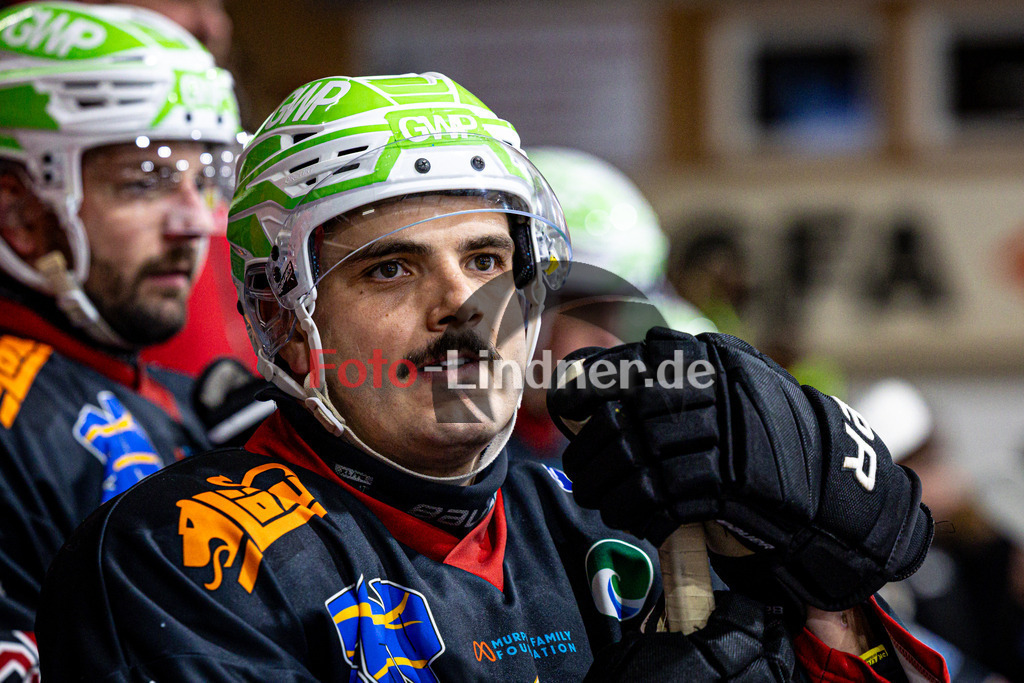 Peißenberg MINERS gegen EHC Klostersee | Eishockey Bayernliga 2025/26 Vorrunde 12. Spieltag, Peißenberg MINERS gegen EHC Klostersee, 20251116,Martin LIDL (MINERS Kapitän 44) Portrait,2025-11-16 in Peißenberg (flatbuy Arena Peißenberg), Martin LIDL (MINERS Kapitän 44)Copyright: WolfgangxLindner www.foto-lindner.de