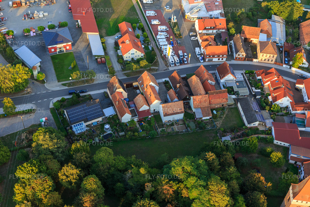 Luftbild: B427 / Saarstr in Minfeld im Bundesland Rheinland-Pfalz in Deutschland. Foto: IMG_111868.jpg vom 16.09.2018 durch Werner Riehm/FLY-FOTO.de